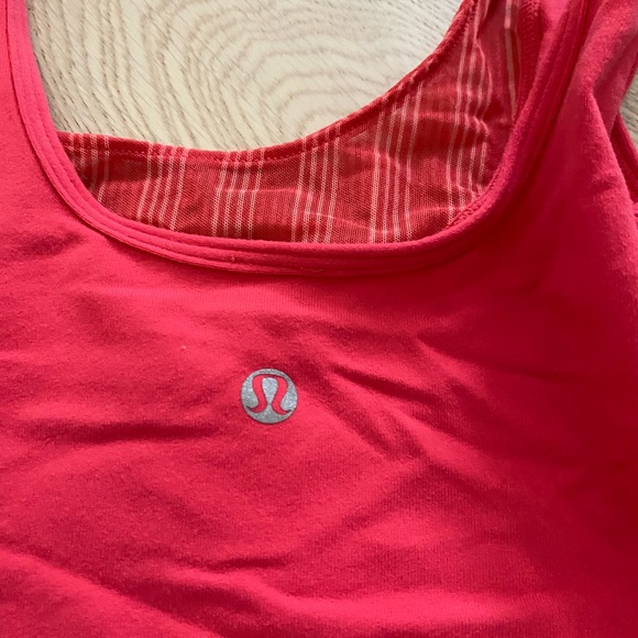 Lululemon sport too - Picture 3 of 4